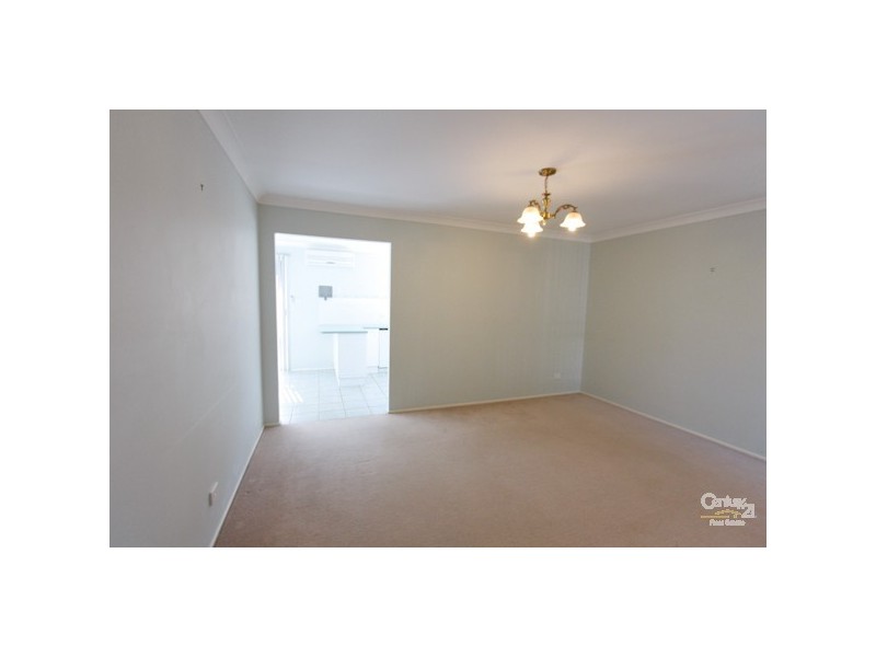 10 Stenhouse Drive, Eleebana NSW 2282