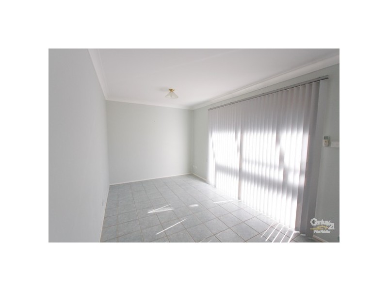10 Stenhouse Drive, Eleebana NSW 2282