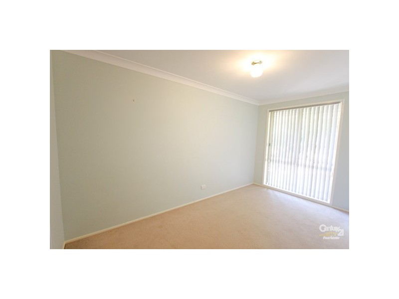 10 Stenhouse Drive, Eleebana NSW 2282
