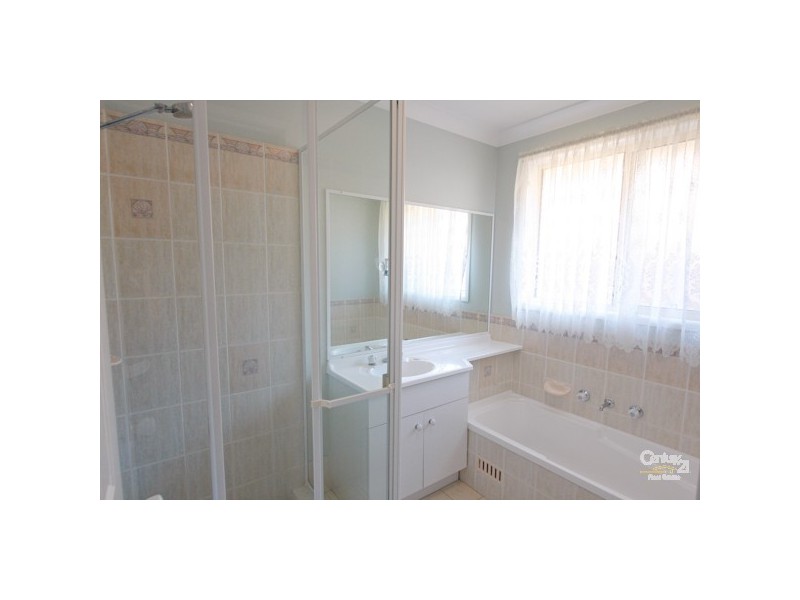 10 Stenhouse Drive, Eleebana NSW 2282