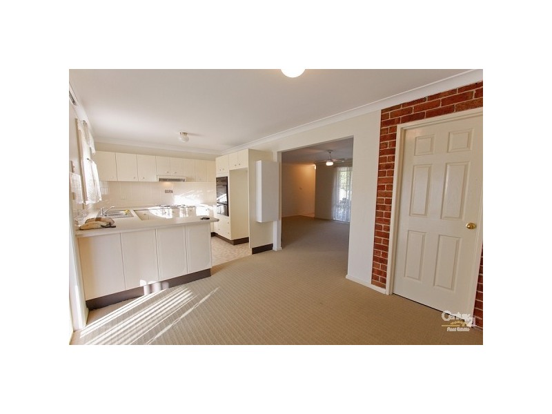 2/9 Buckingham Street, Valentine NSW 2280