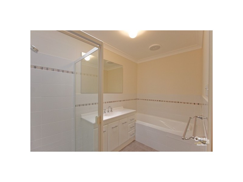 2/9 Buckingham Street, Valentine NSW 2280