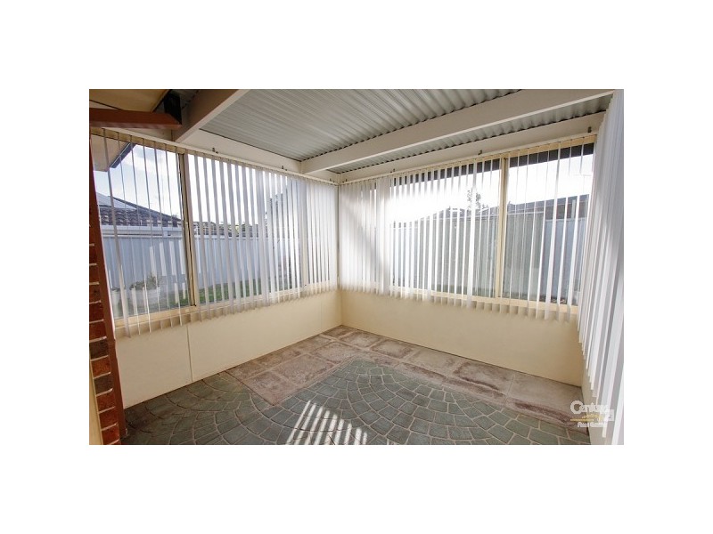 2/9 Buckingham Street, Valentine NSW 2280