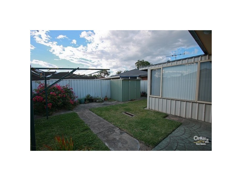 2/9 Buckingham Street, Valentine NSW 2280