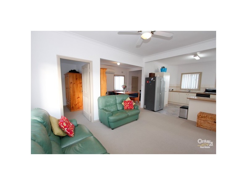 106 Old Belmont Road, Belmont North NSW 2280