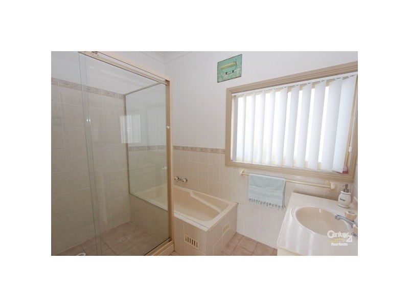 106 Old Belmont Road, Belmont North NSW 2280