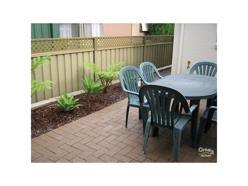 2/30 Helen Street, Mount Hutton NSW 2290
