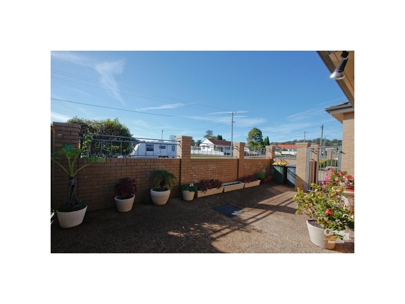 2/41 Martin Street, Warners Bay NSW 2282