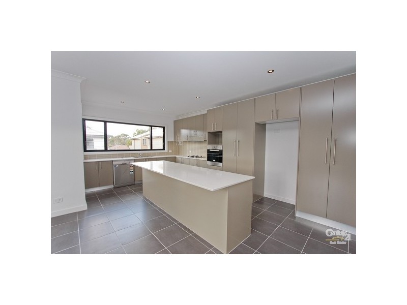 2/43 Jones Avenue, Warners Bay NSW 2282