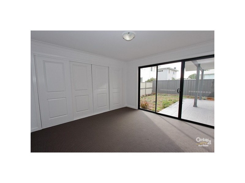 2/43 Jones Avenue, Warners Bay NSW 2282