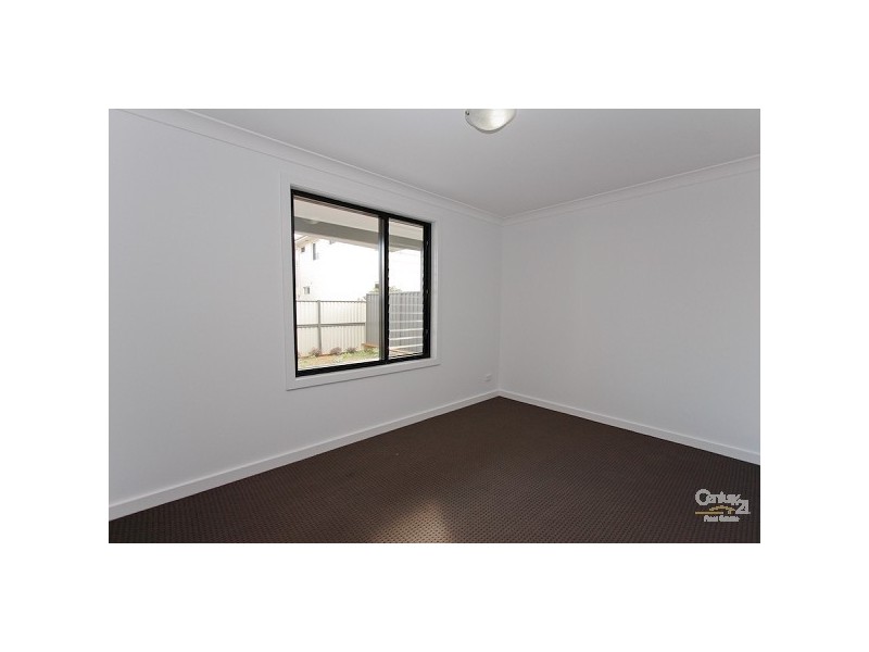 2/43 Jones Avenue, Warners Bay NSW 2282