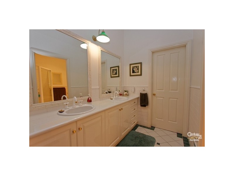 20 Wollundry Close, Eleebana NSW 2282