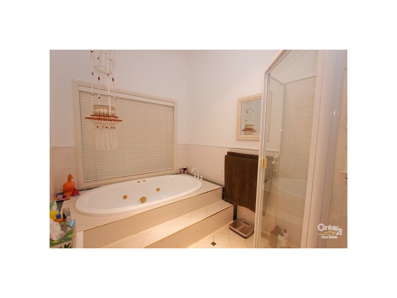 20 Wollundry Close, Eleebana NSW 2282