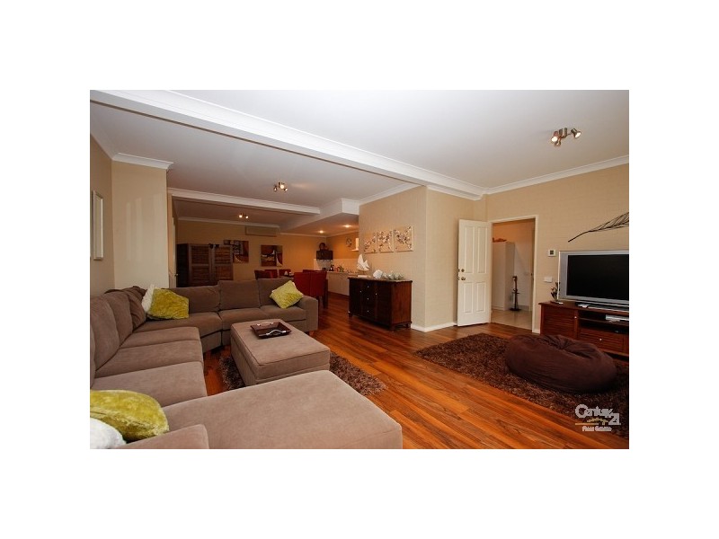 20 Wollundry Close, Eleebana NSW 2282