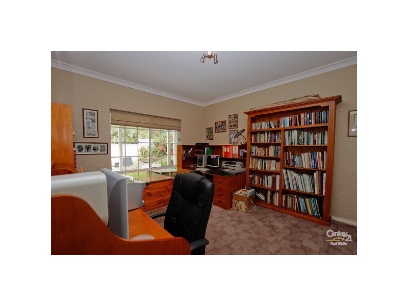 20 Wollundry Close, Eleebana NSW 2282