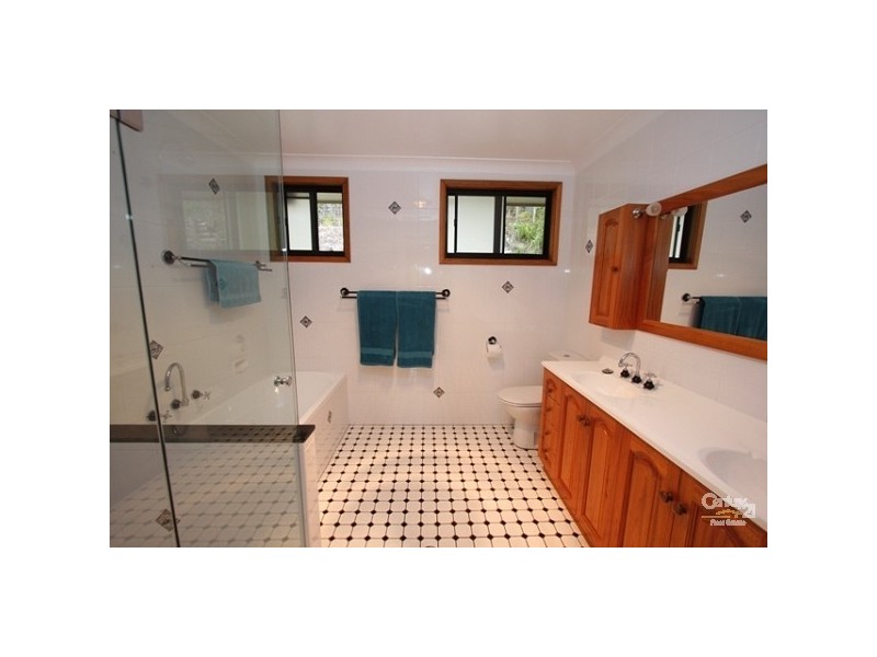 32 Christopher Avenue, Valentine NSW 2280