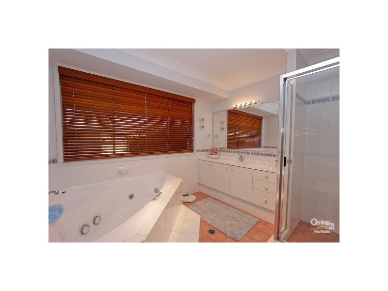 6 Cabernet Close, Eleebana NSW 2282