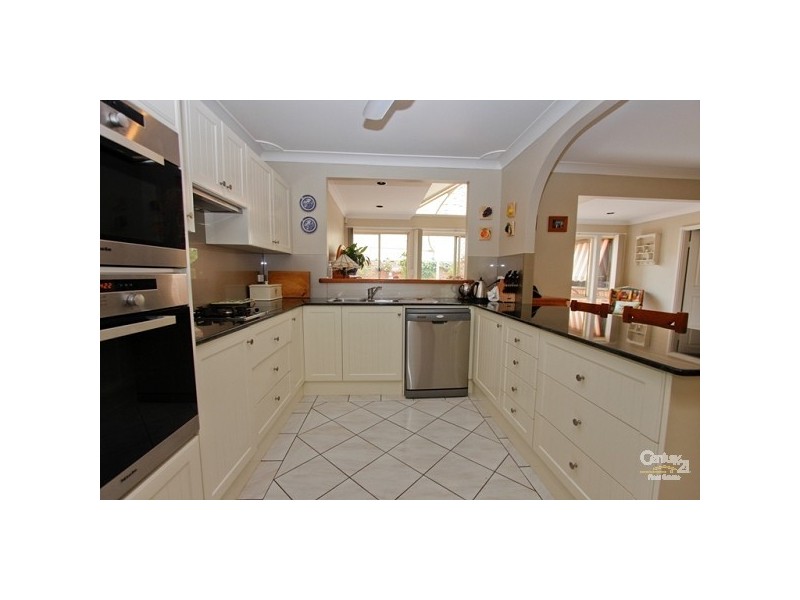 15 Parklea Avenue, Croudace Bay NSW 2280