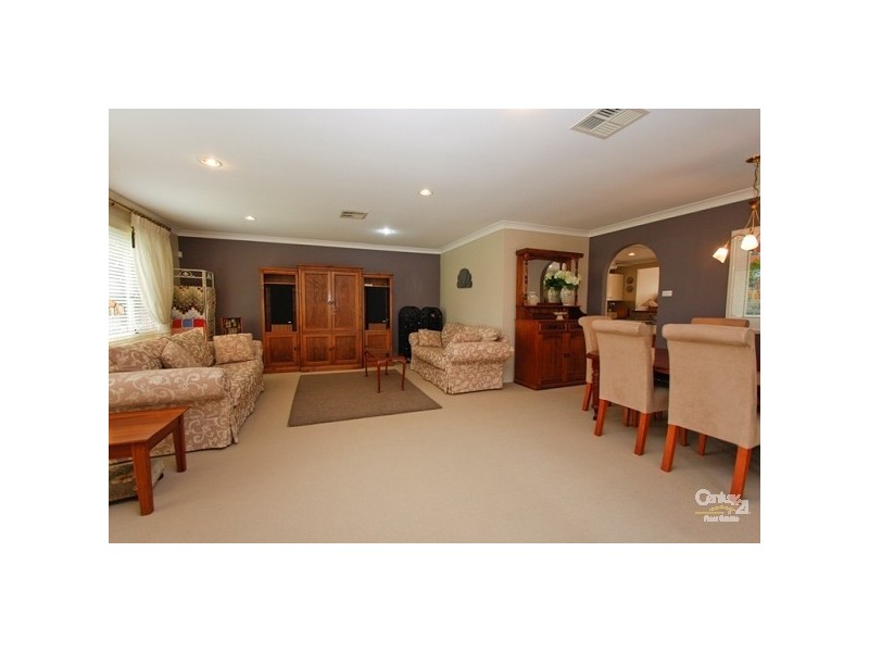 15 Parklea Avenue, Croudace Bay NSW 2280