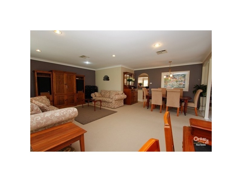 15 Parklea Avenue, Croudace Bay NSW 2280