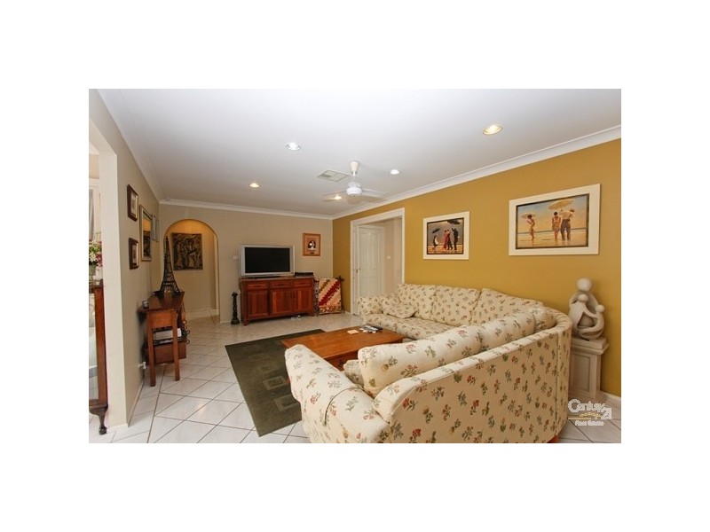 15 Parklea Avenue, Croudace Bay NSW 2280