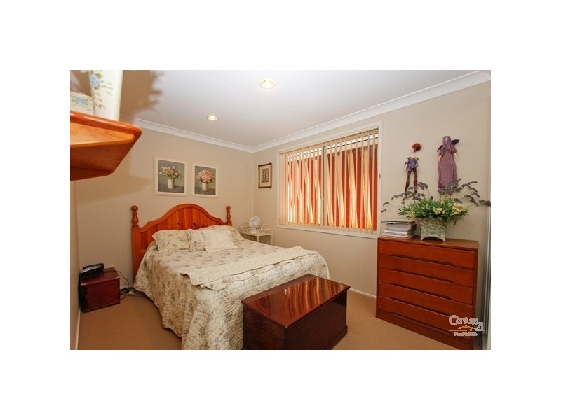 15 Parklea Avenue, Croudace Bay NSW 2280
