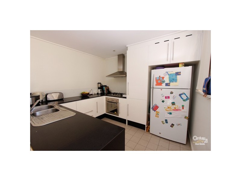 2/9 Howard Street, Warners Bay NSW 2282