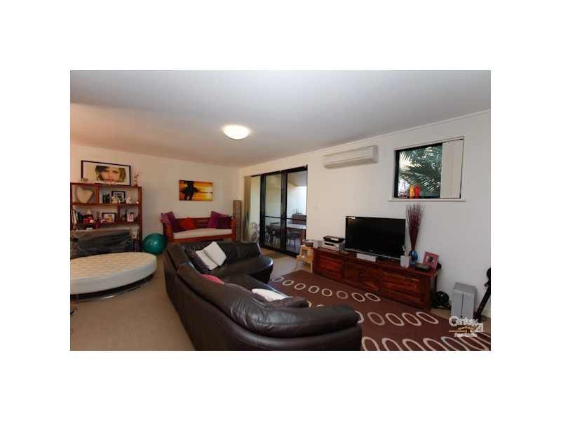 2/9 Howard Street, Warners Bay NSW 2282