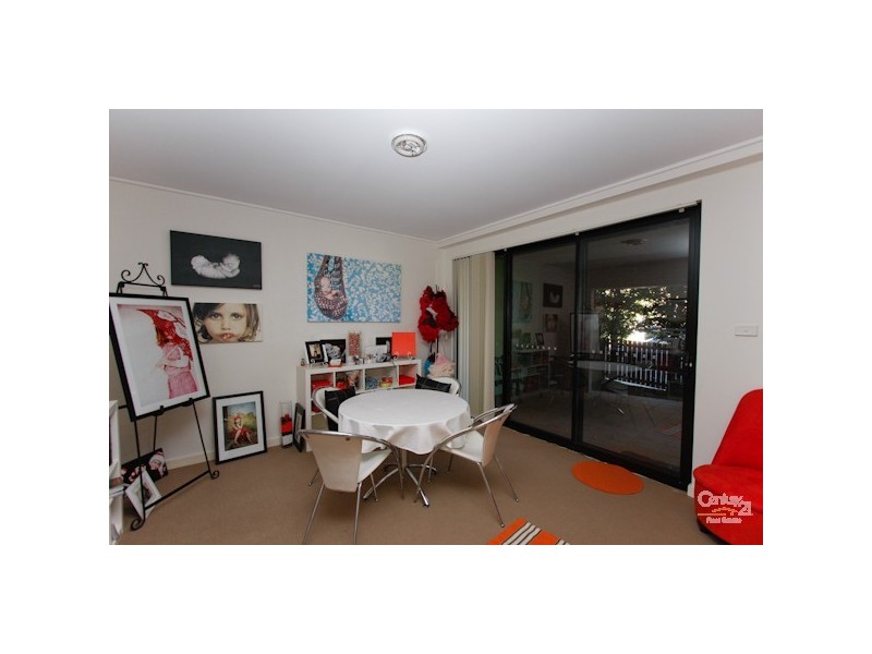 2/9 Howard Street, Warners Bay NSW 2282