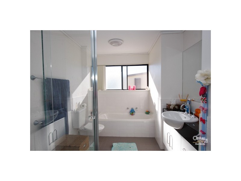 2/9 Howard Street, Warners Bay NSW 2282