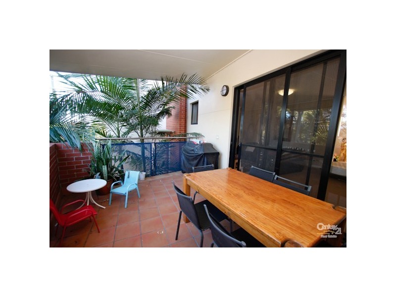 2/9 Howard Street, Warners Bay NSW 2282