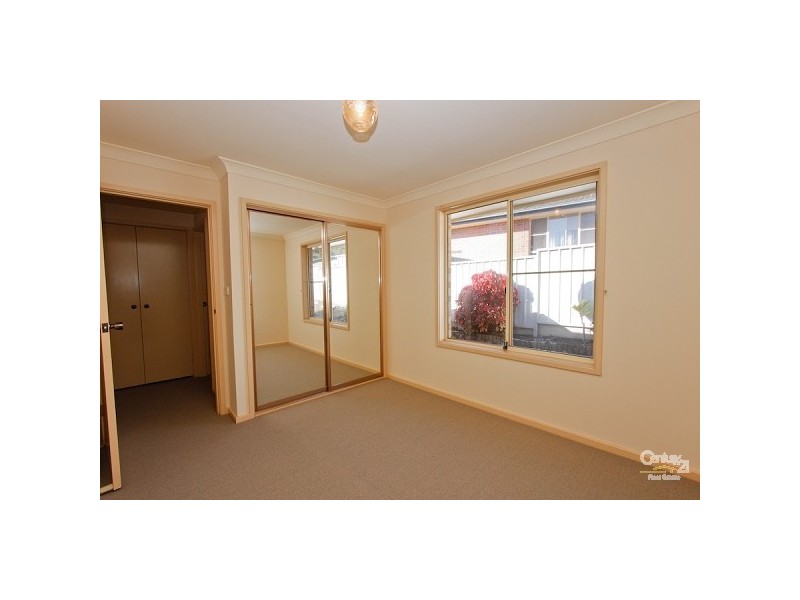 2/6 Ruston Avenue, Valentine NSW 2280