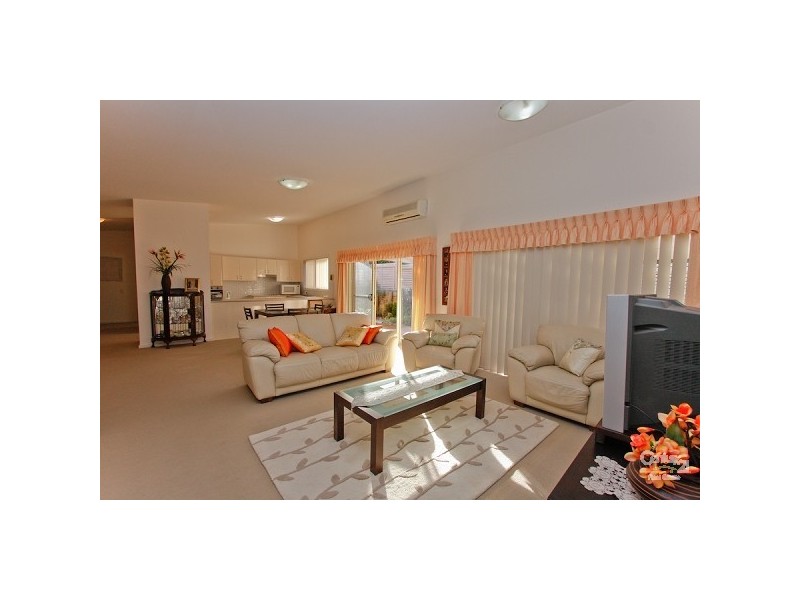 12 Phoenix Drive, Warners Bay NSW 2282