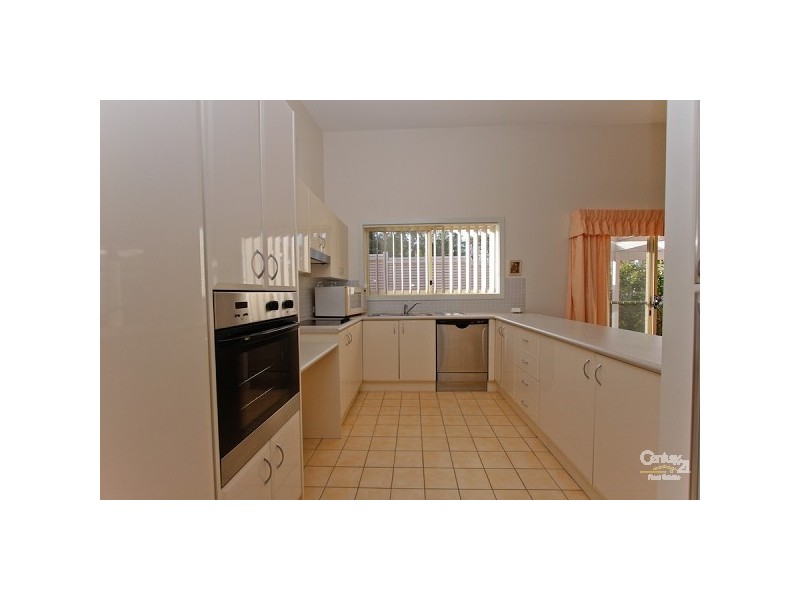 12 Phoenix Drive, Warners Bay NSW 2282