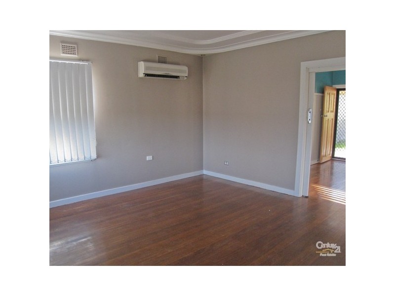 8 Tennent Road, Mount Hutton NSW 2290