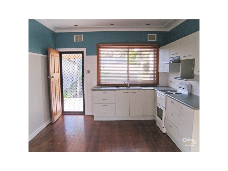 8 Tennent Road, Mount Hutton NSW 2290