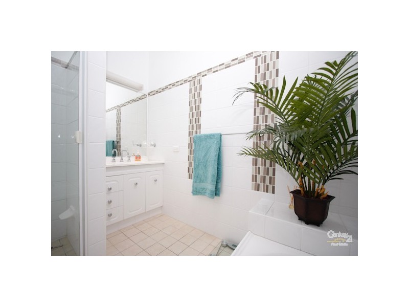 1 Berringar Road, Valentine NSW 2280