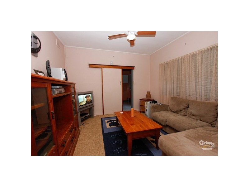 2 Andrew Street, Warners Bay NSW 2282