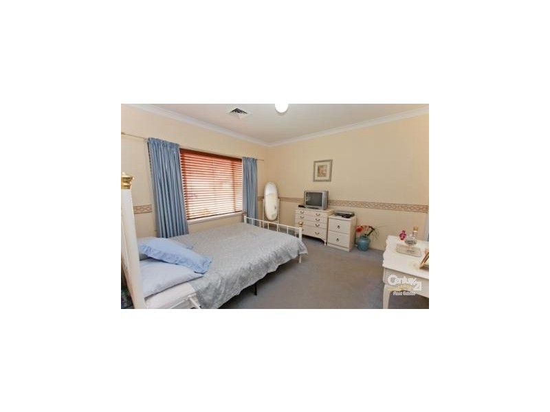 19 Trafalgar Crescent, Valentine NSW 2280