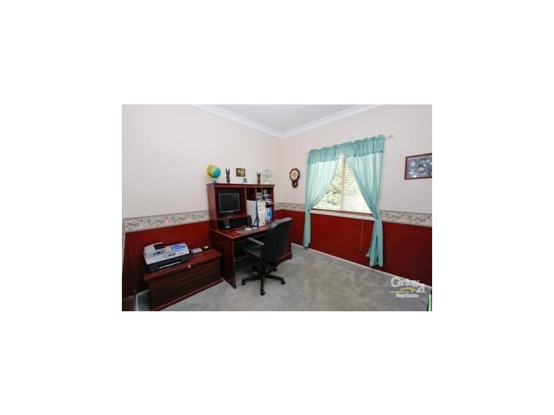 19 Trafalgar Crescent, Valentine NSW 2280