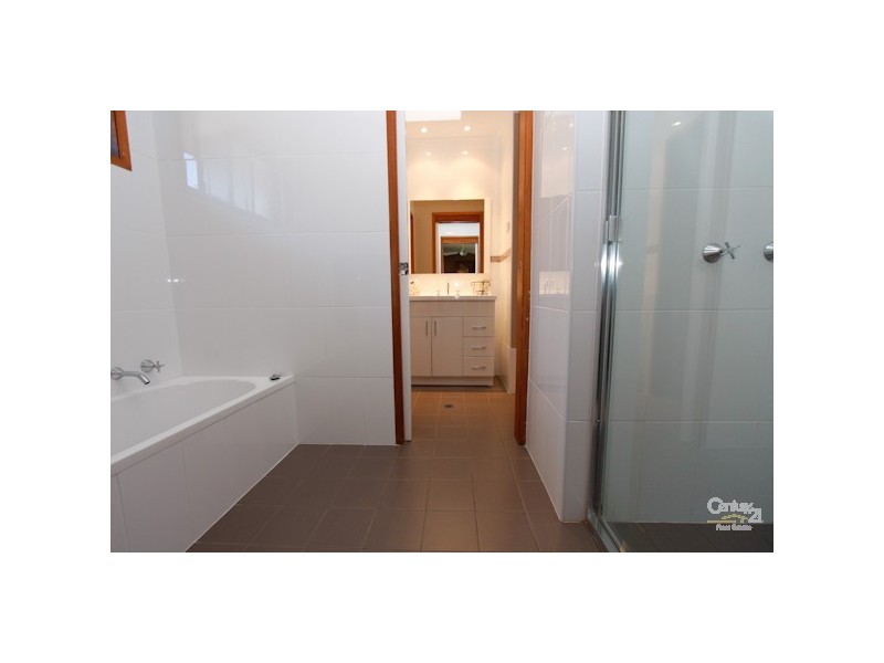 1 Sunnybank Close, Belmont North NSW 2280