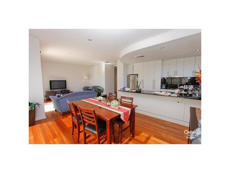 83 Geraldton Drive, Redhead NSW 2290
