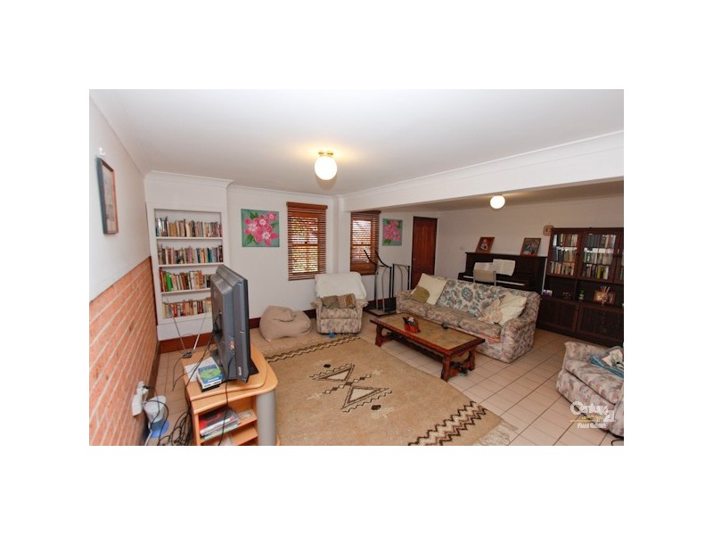 16 Albert Street, Valentine NSW 2280