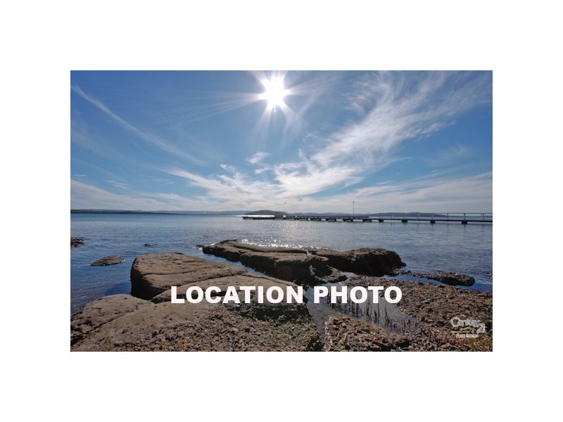 2 Lake Point Way, Murrays Beach NSW 2281