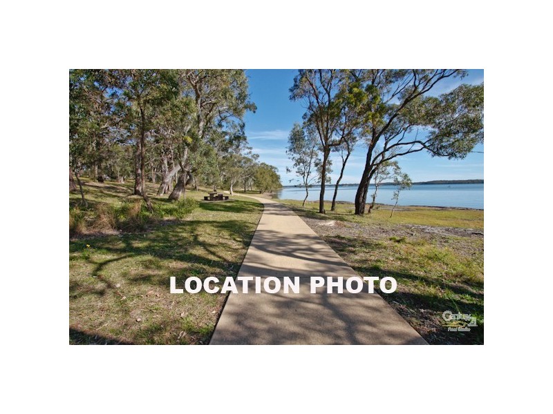 2 Lake Point Way, Murrays Beach NSW 2281