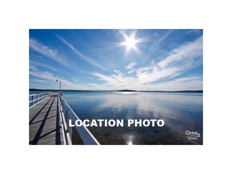 2 Lake Point Way, Murrays Beach NSW 2281