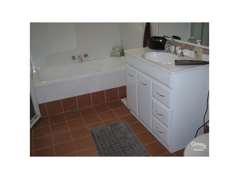 10 Melton Place, Croudace Bay NSW 2280