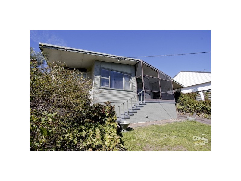 8 Farm Street, Speers Point NSW 2284