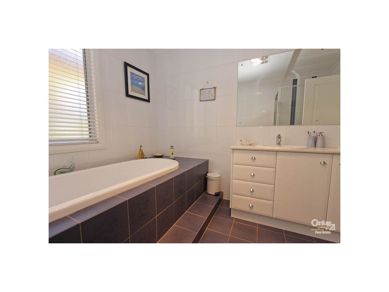 54 Victor Avenue, Valentine NSW 2280