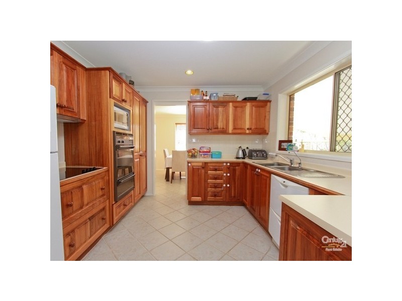 115 Andrew Road, Valentine NSW 2280